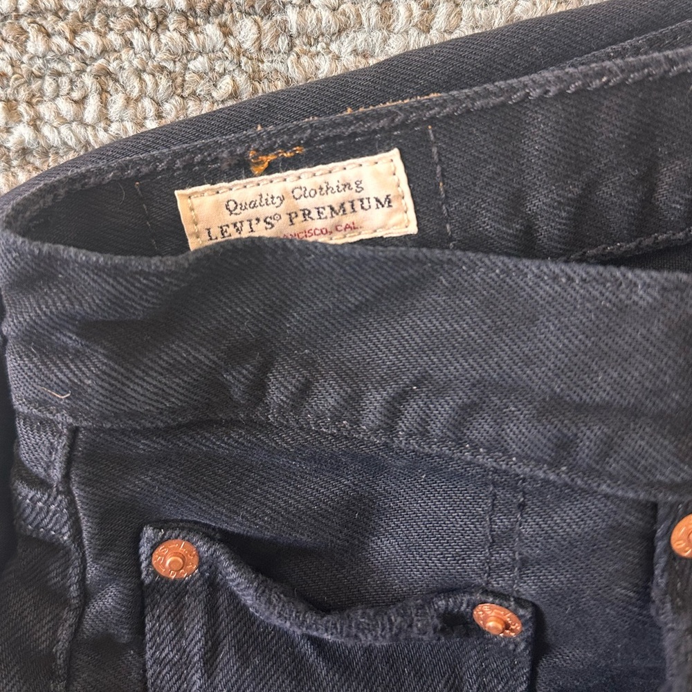 Levis High Rise Long Shorts - Picture 4 of 10